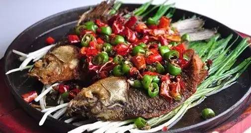 【川菜】鐵板鯽魚