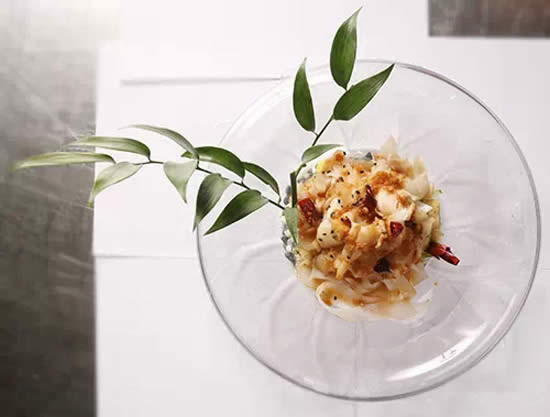 【創(chuàng)新西餐】水晶涼皮拌海螺片