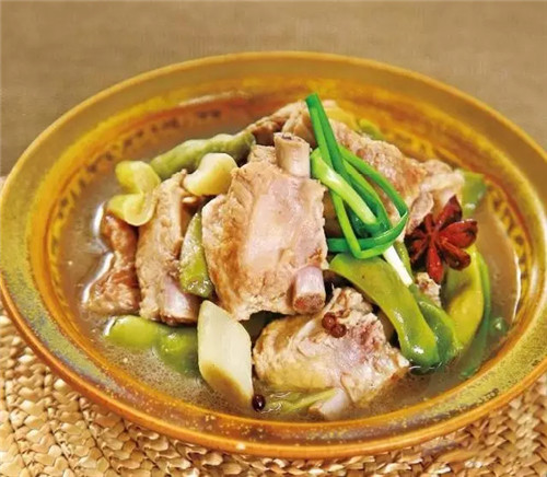 東北有種豆角叫“兔子翻白眼”，比普通豆角貴5倍……
