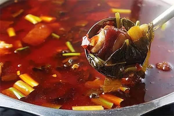 【黔菜】脆皮豬腳火鍋