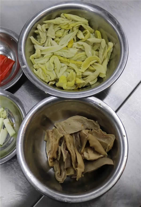 【粵菜】酸黃瓜炒豬肚