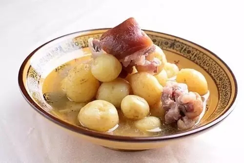 【農家菜】土豆燉臘豬蹄