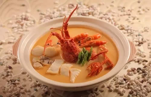 【粵菜】潮式魚湯銀蘿龍蝦煮海鮮