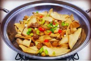 干鍋雞腿菇