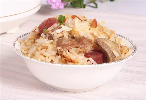 【粵菜】臘味乳鴿飯