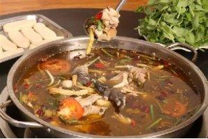 藍仕自佳酸菜雞火鍋