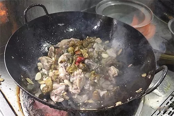 【熱賣菜】藍仕自佳酸菜雞火鍋