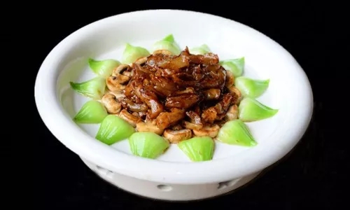 【酒樓菜】白蘑扣牛筋