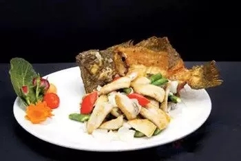 【粵菜】骨香多寶魚