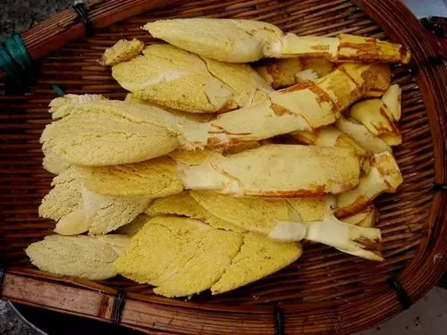 一桌鮮花即成宴！帶你領略云南鮮花宴的魅力！