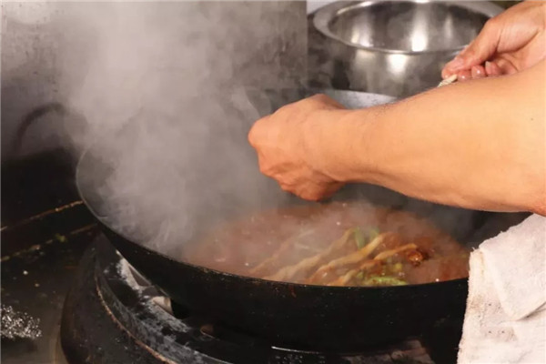 【熱賣菜】排骨豆角燜卷子