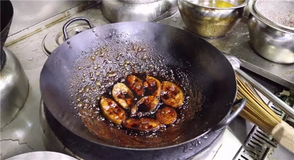 【創(chuàng)新菜】叉燒醬燒長(zhǎng)江鮰魚