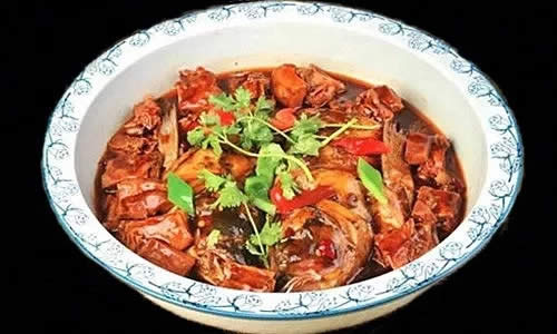 【酒樓菜】牛排燒魚頭