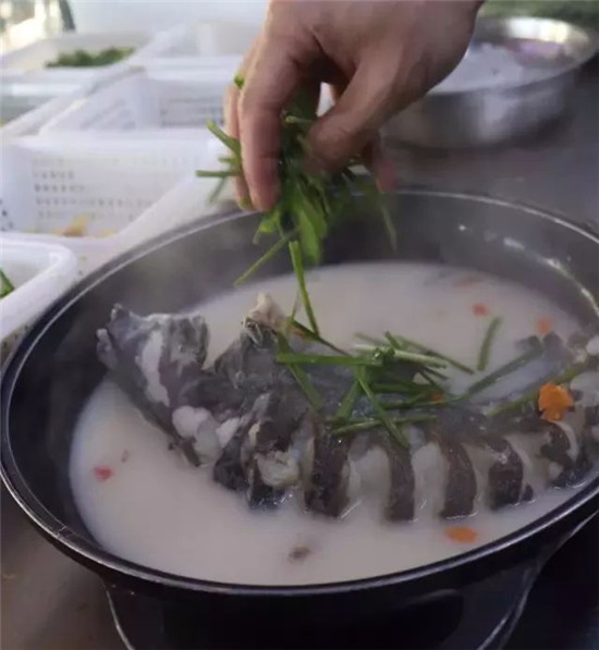 【創新粵菜】豆漿煮東江黑美人