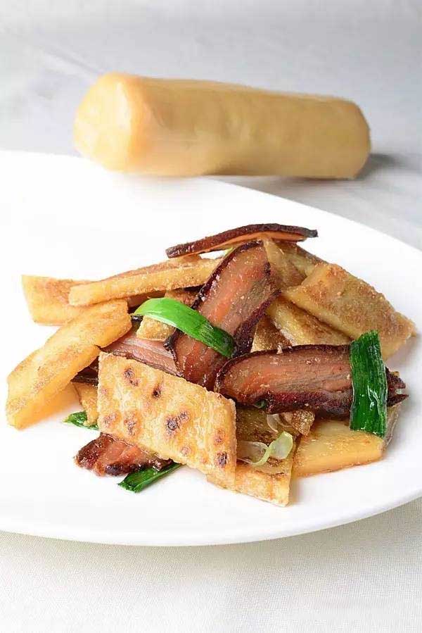 【鄉土宴席菜】米豆腐炒腌肉.jpg