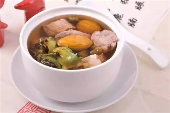 【靚湯】青欖胎菊燉螺頭