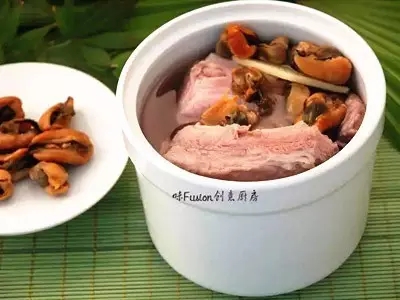 【靚湯】何首烏牡蠣燉肉排