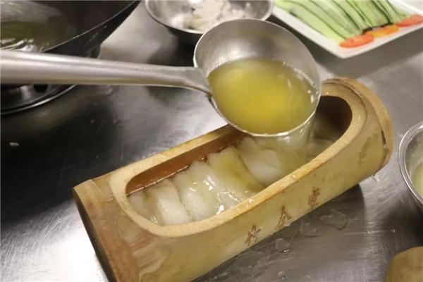【創(chuàng)新菜】蜀南竹飲珍菌寶