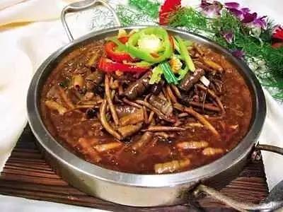 【家常菜】熱鍋海腸茶樹菇