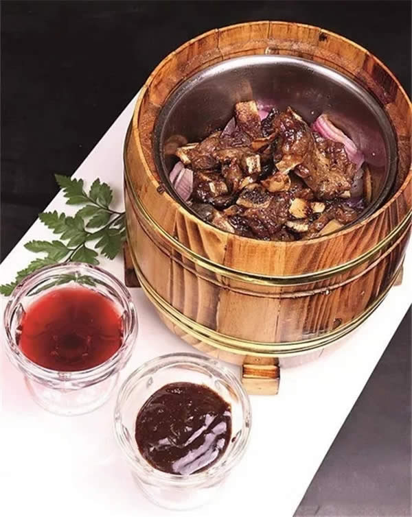 【熱賣菜】紅酒桶牛仔骨