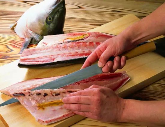 【鰱魚】夏季養(yǎng)顏補腦佳品——鰱魚