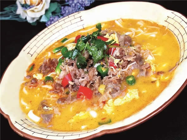 【家常菜】煎蛋酸湯金菇肥牛