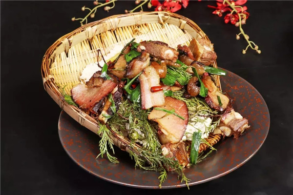 【家常菜】柏枝鍋巴炒臘肉