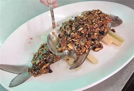 【創新粵菜】竹蔗豉蒜蒸春鳊