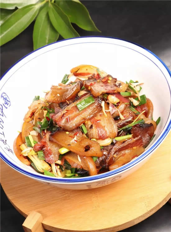 【招牌菜】大蒜炒臘肉