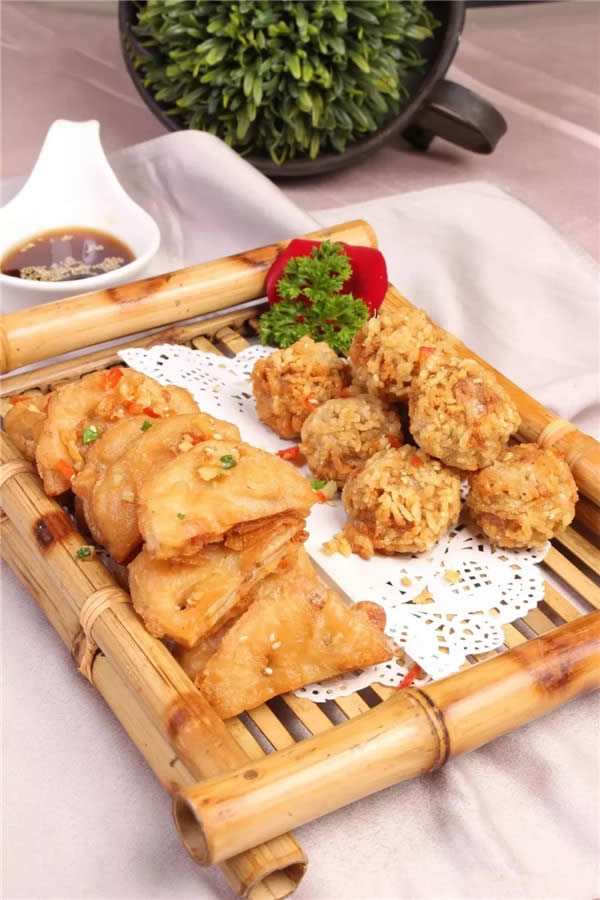 【創(chuàng)新菜】團(tuán)團(tuán)圓圓（特色藕餅藕圓）