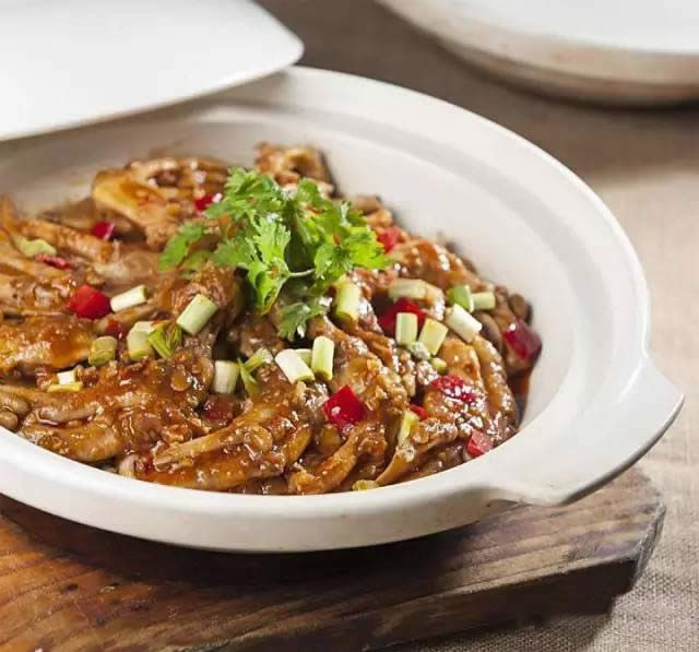 【融合菜】煲仔鴨掌