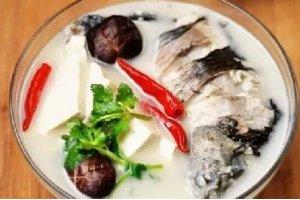 美味鮮香祛濕鯽魚湯