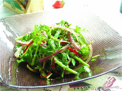 【茼蒿】宮廷佳肴——皇帝菜的做法和營養(yǎng)價值