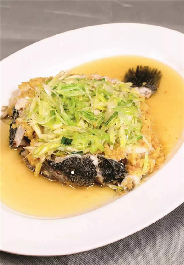【創新菜】嫩姜青蔥蒸魚