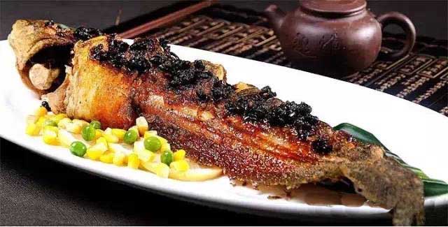 【鄉土菜】老干媽燒鯰魚.jpg