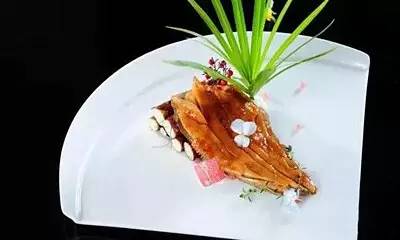 【創(chuàng)意涼菜】一品流香魚.jpg