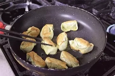 【招牌菜】椒鹽排骨油炸餛飩