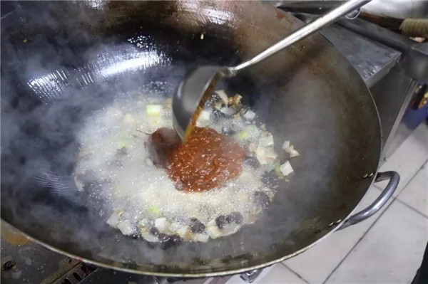 【熱賣菜】鴛鴦火鍋雞