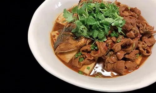 【農(nóng)家菜】辣汁魚頭燒大腸