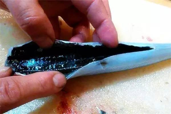 夏天燒烤店必不可少的馬步魚