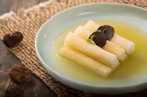【創(chuàng)新粵菜】黑松露雞湯竹蓀釀山藥