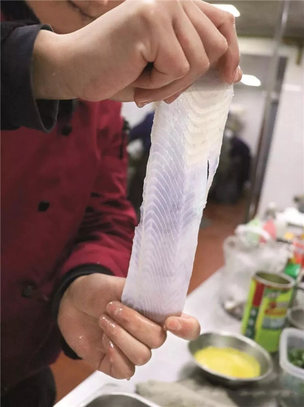 【創(chuàng)新菜】酸湯紙片魚（圖解）