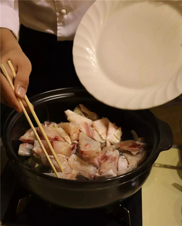 【熱賣菜】黃椒醬焗千島湖魚頭