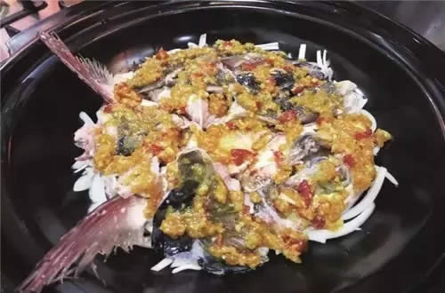 【熱賣菜】黃椒胖魚頭