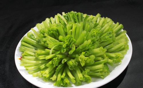 原來，一直扔掉的部位，才是菠菜的精華所在！