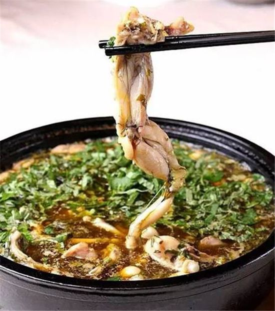 【家常菜】燒椒煮蛙腿