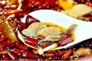 銅鍋沸騰羊肉