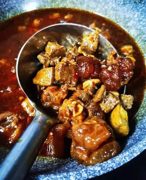 【家常菜】紅紅火火牛筋煲（明爐牛筋煲）