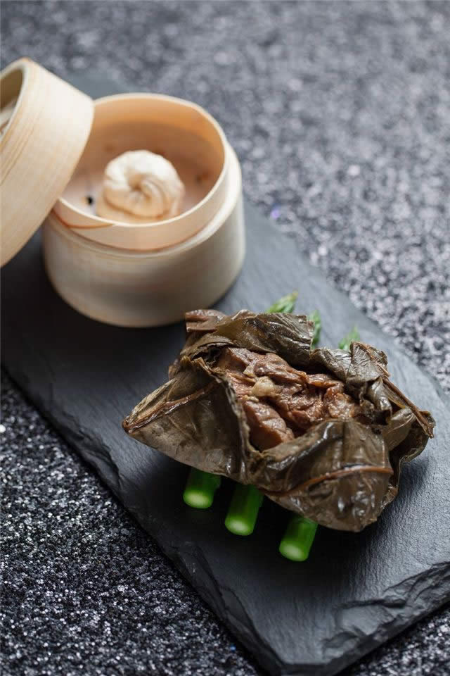 【創新菜】荷香焗乳鴿