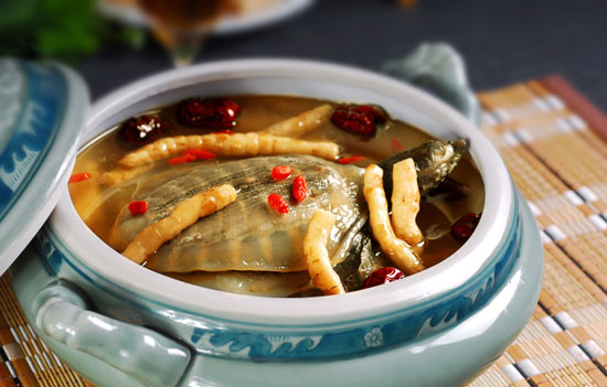 蟲(chóng)草參燉甲魚湯
